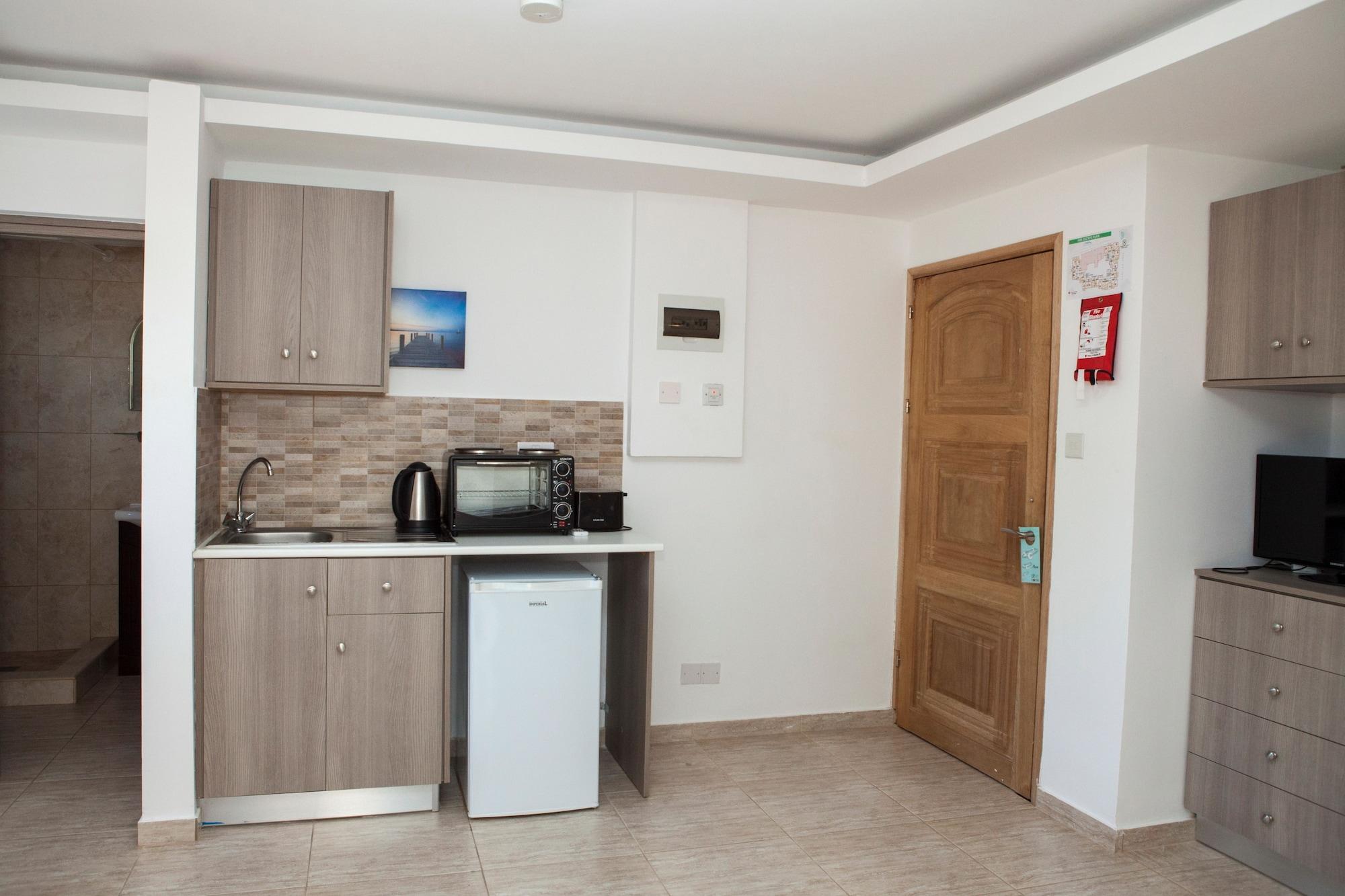 Alecos Hotel Apartments Пафос Экстерьер фото