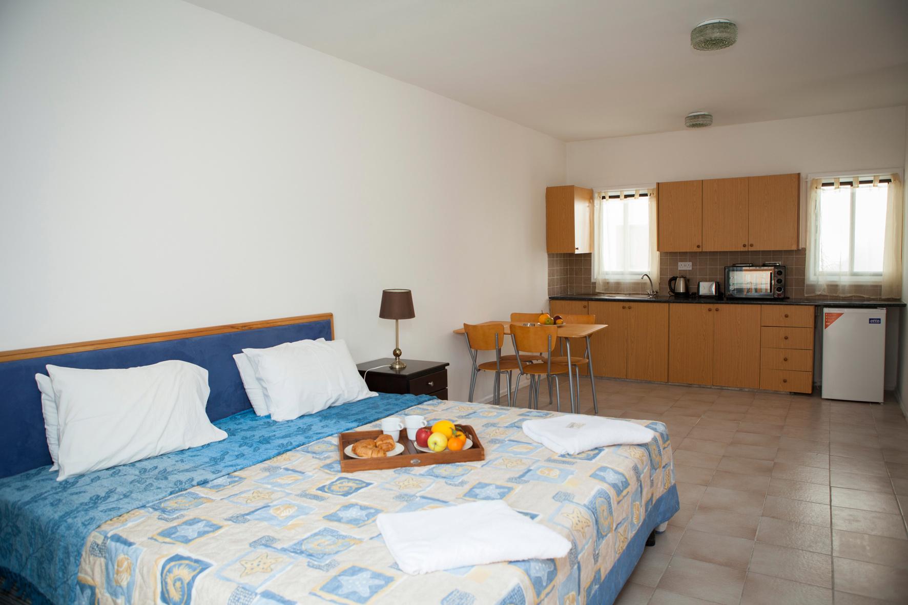 Alecos Hotel Apartments Пафос Экстерьер фото