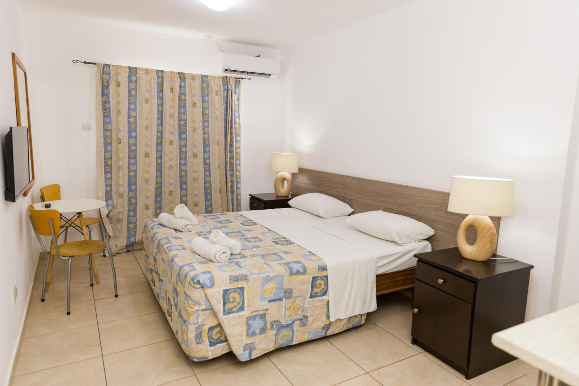 Alecos Hotel Apartments Пафос Экстерьер фото