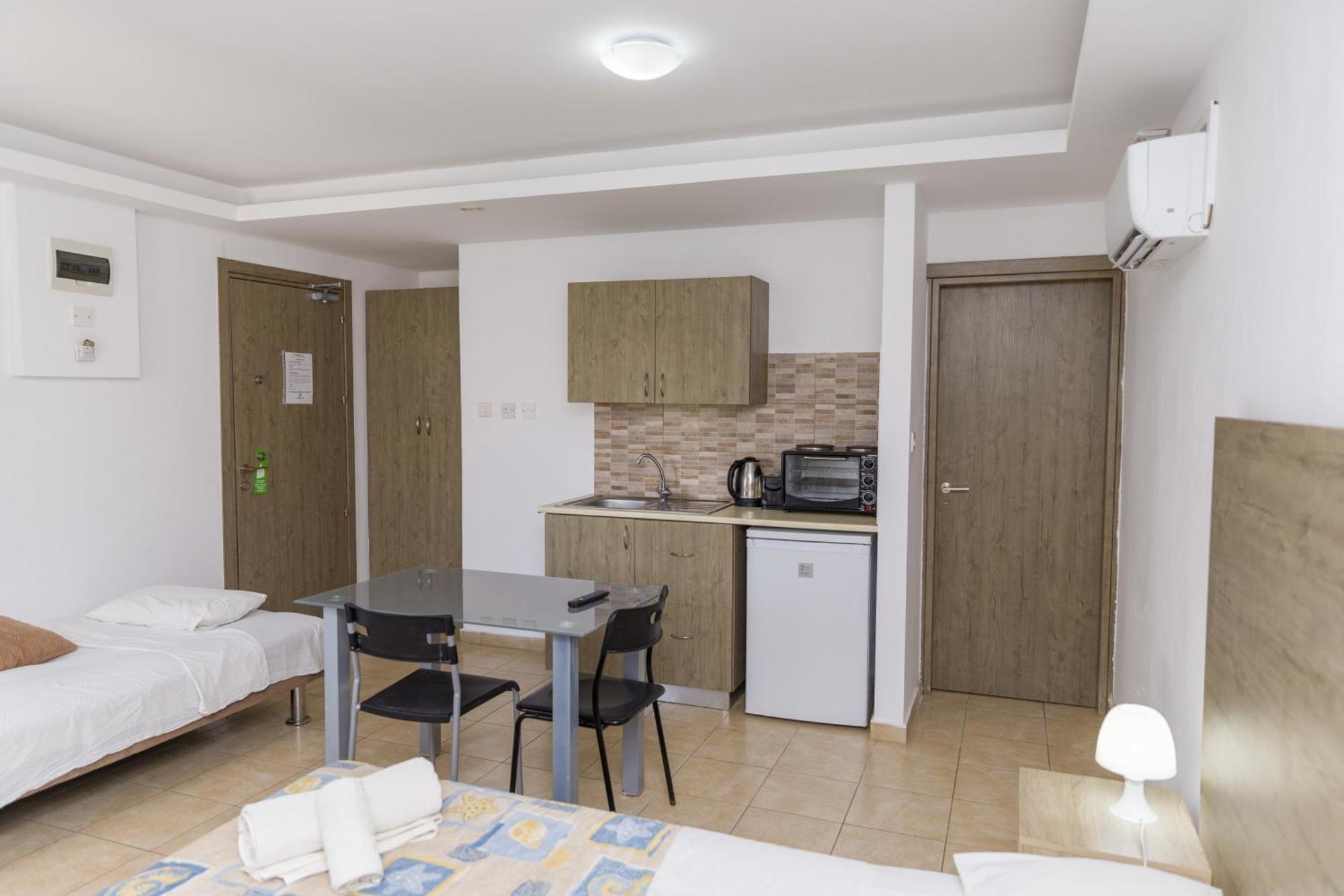 Alecos Hotel Apartments Пафос Экстерьер фото