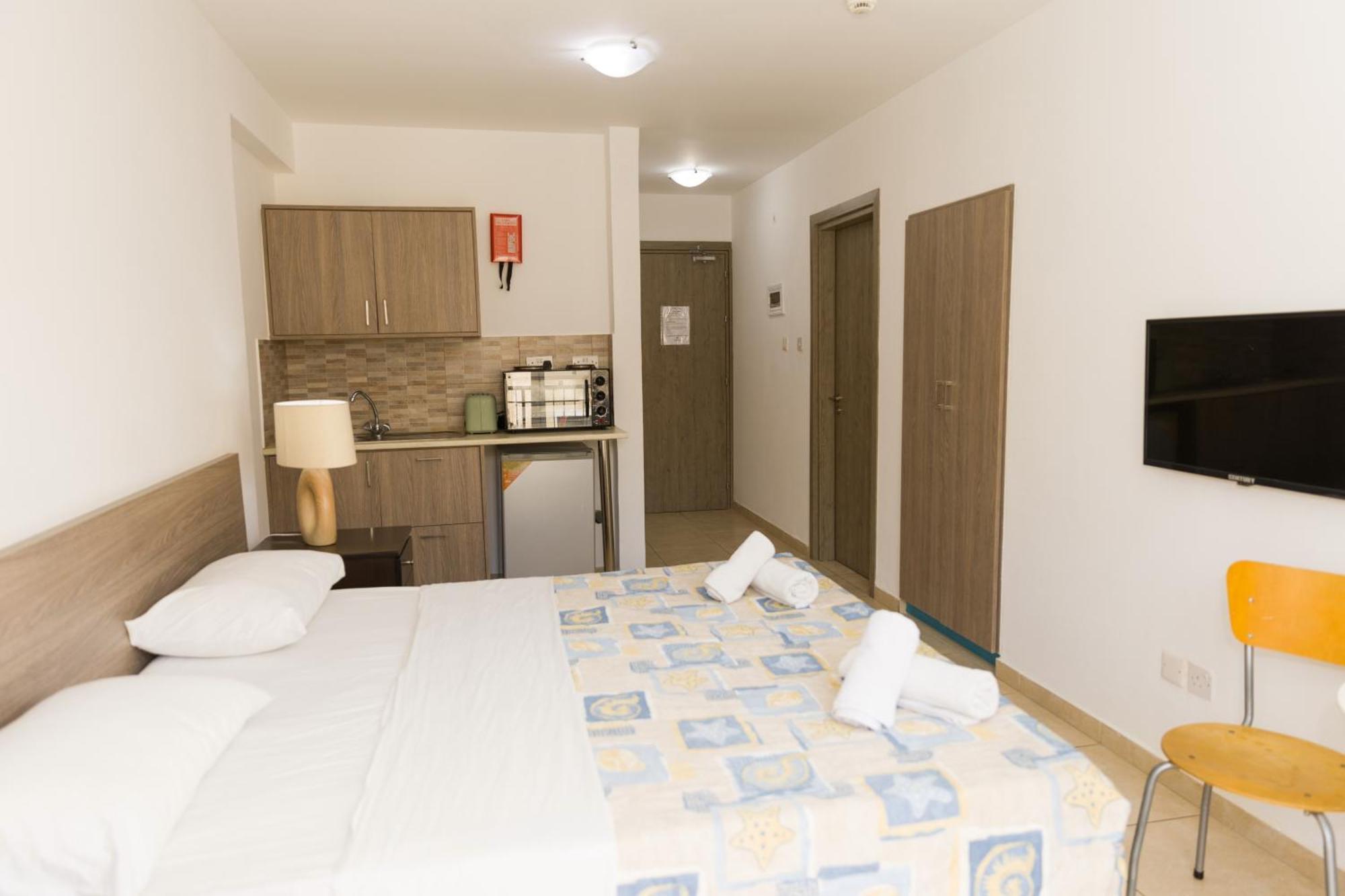 Alecos Hotel Apartments Пафос Экстерьер фото