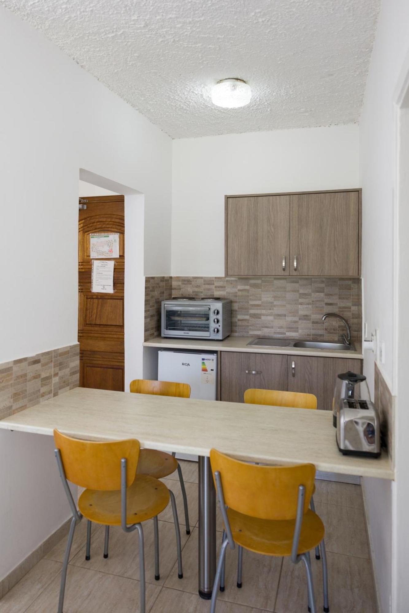 Alecos Hotel Apartments Пафос Экстерьер фото